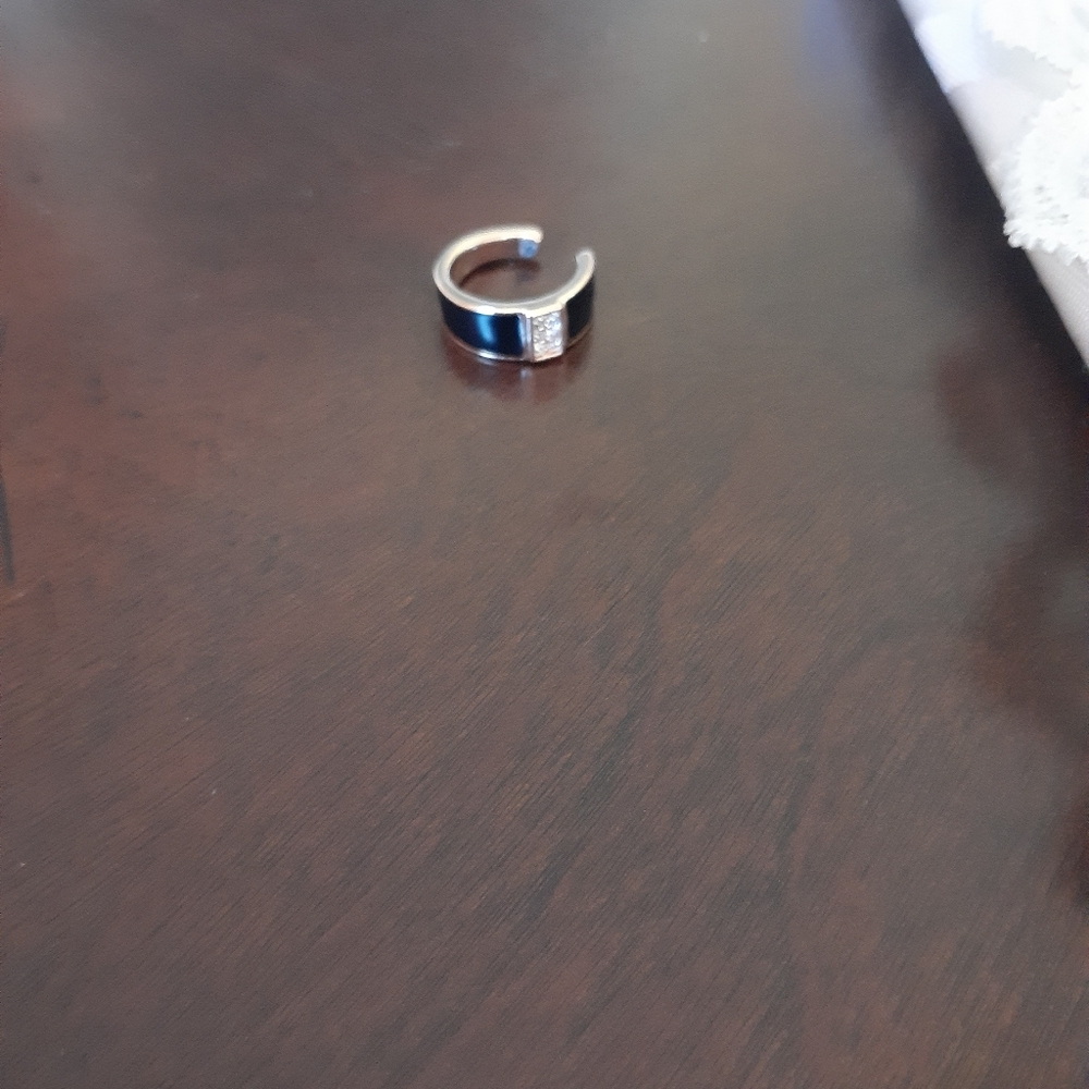 Earring - Picture 3 of 4